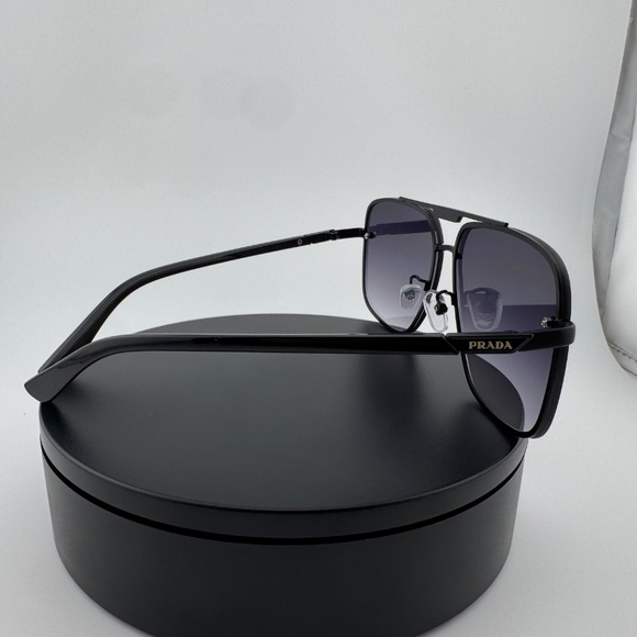 Prada (Aviator) Style Glasses - Picture 5 of 6